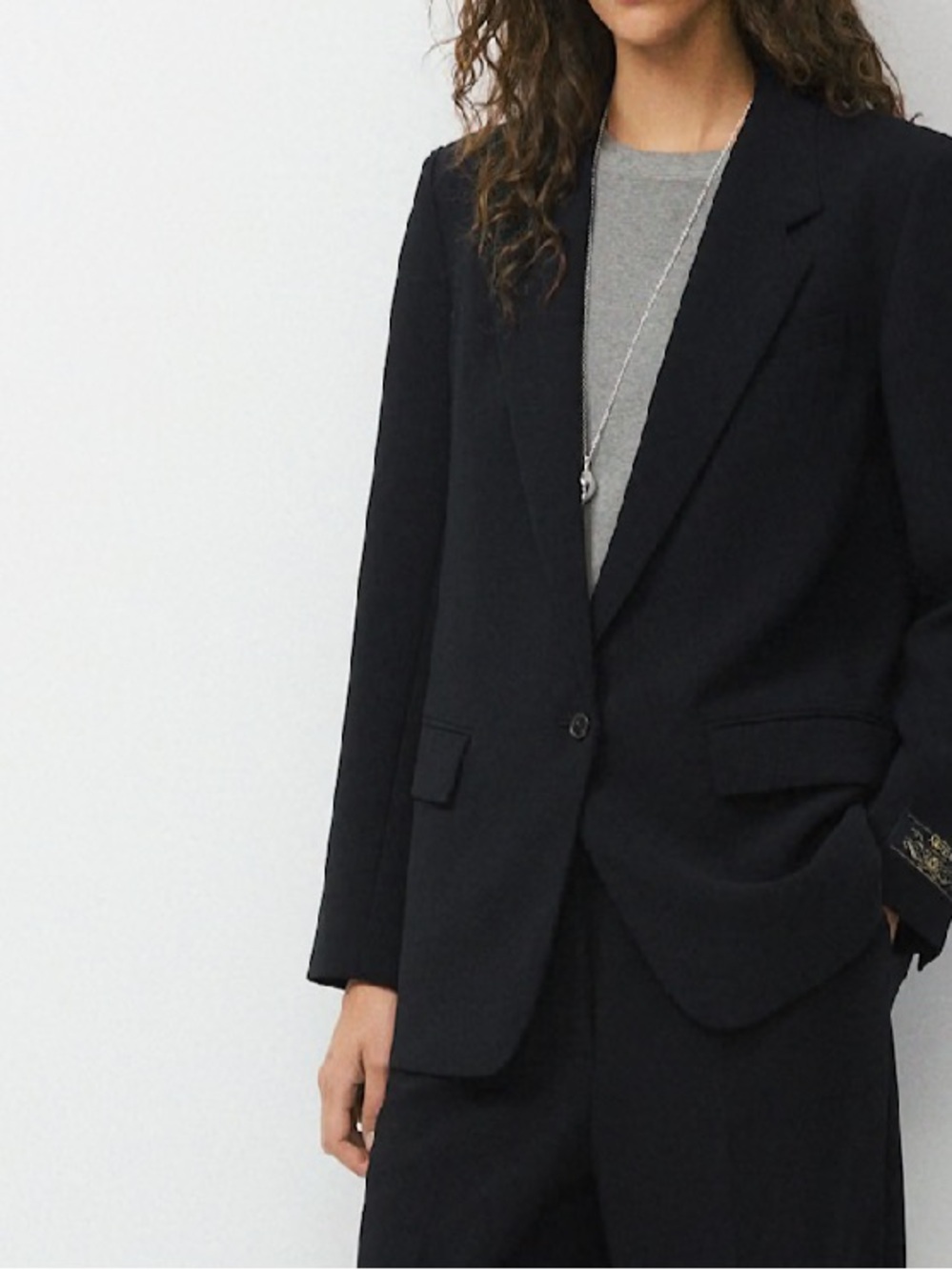 Aritzia Black signature crepette Single-Button Women's Blazer size 2